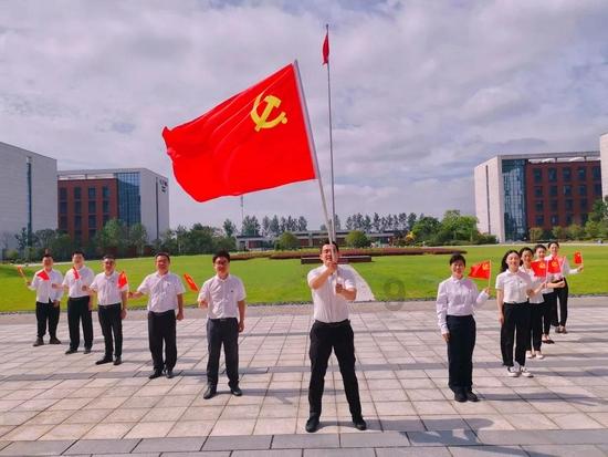 王玉林到G228丹东线滨州段项目现场调研